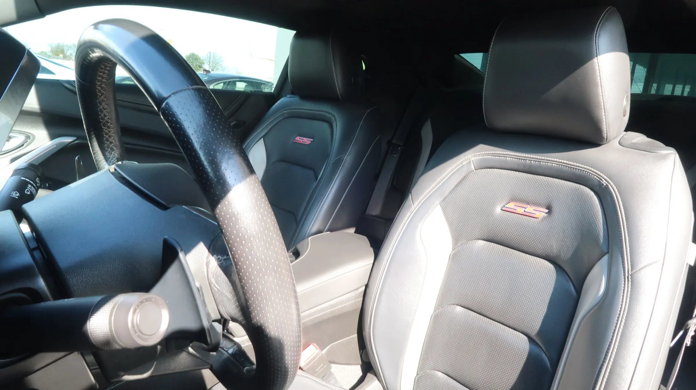 Used 2021 Chevrolet Camaro SS RWD image 17