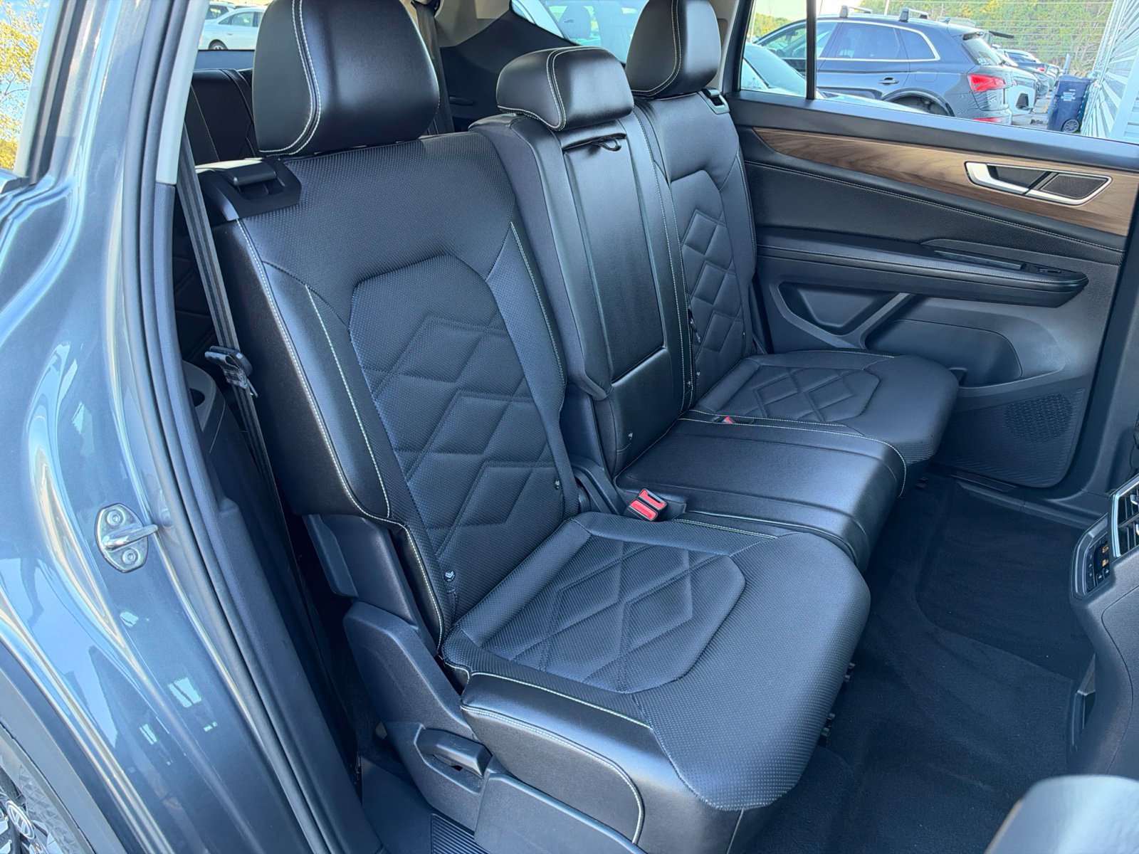 Certified 2024 Volkswagen Atlas SE FWD image 33
