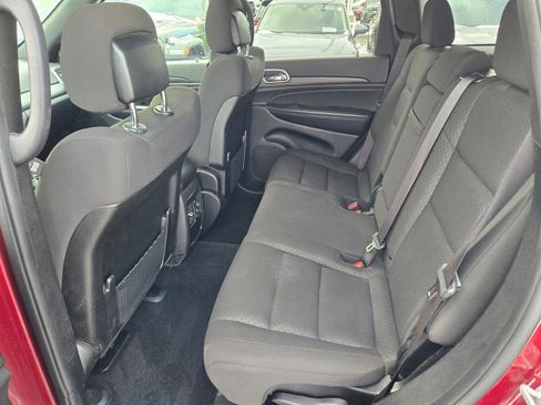 Used 2021 Jeep Grand Cherokee Laredo image 15