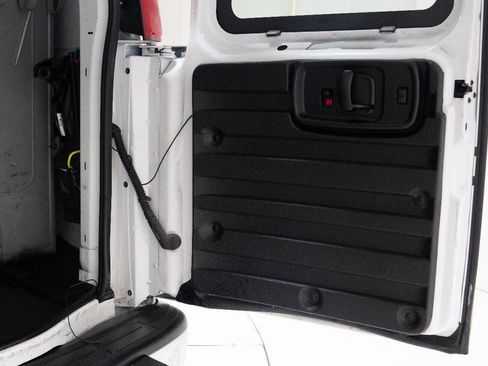 Used 2017 GMC Savana 2500 image 33