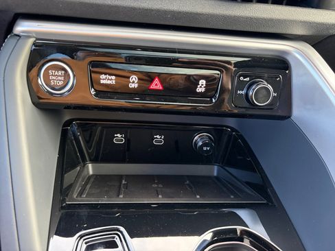 New 2025 Audi Q5 Premium Plus image 18