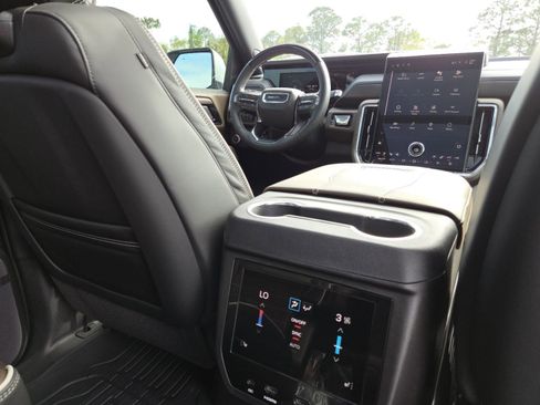 New 2026 GMC Yukon XL Denali Ultimate image 28