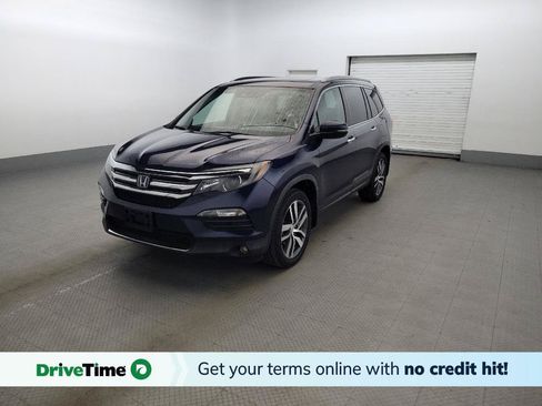 Used 2017 Honda Pilot Touring image 1