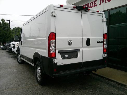 Used 2023 RAM ProMaster 2500 w/ Driver Convenience Group FWD image 5