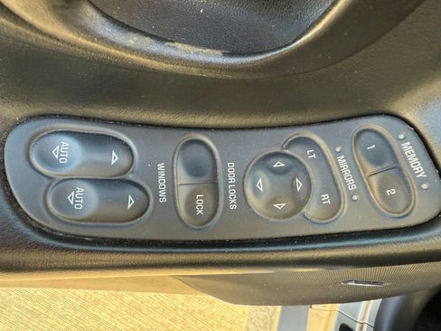 Used 2002 Chevrolet Corvette Coupe w/ Preferred Equipment Group2 image 11