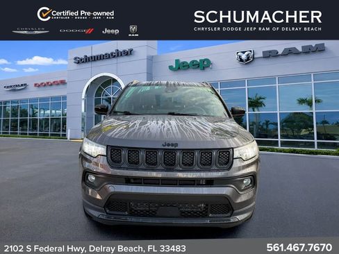 Used 2024 Jeep Compass Latitude w/ Convenience Group AWD/4WD image 2