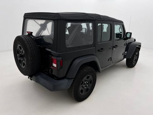Used 2018 Jeep Wrangler Unlimited Sport AWD/4WD image 12