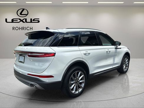 Used 2022 Lincoln Corsair AWD w/ Premium Package image 6