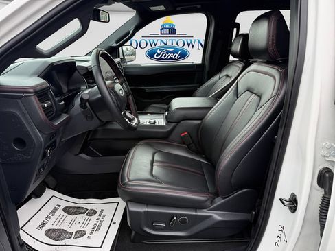 Used 2024 Ford Expedition Limited AWD/4WD image 10