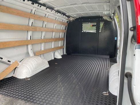 Used 2022 Chevrolet Express 2500 w/ Driver Convenience Package image 24