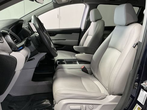 Used 2023 Honda Odyssey Touring image 14