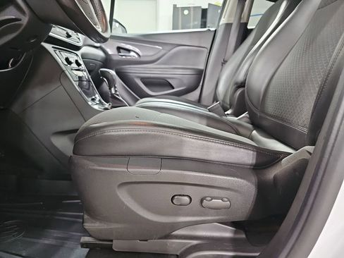 Used 2020 Buick Encore Preferred w/ Safety Package image 34