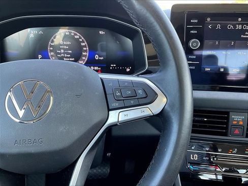 Used 2025 Volkswagen Jetta SE FWD image 13