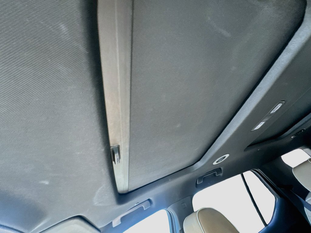 Used 2023 Chevrolet Traverse Premier FWD image 23