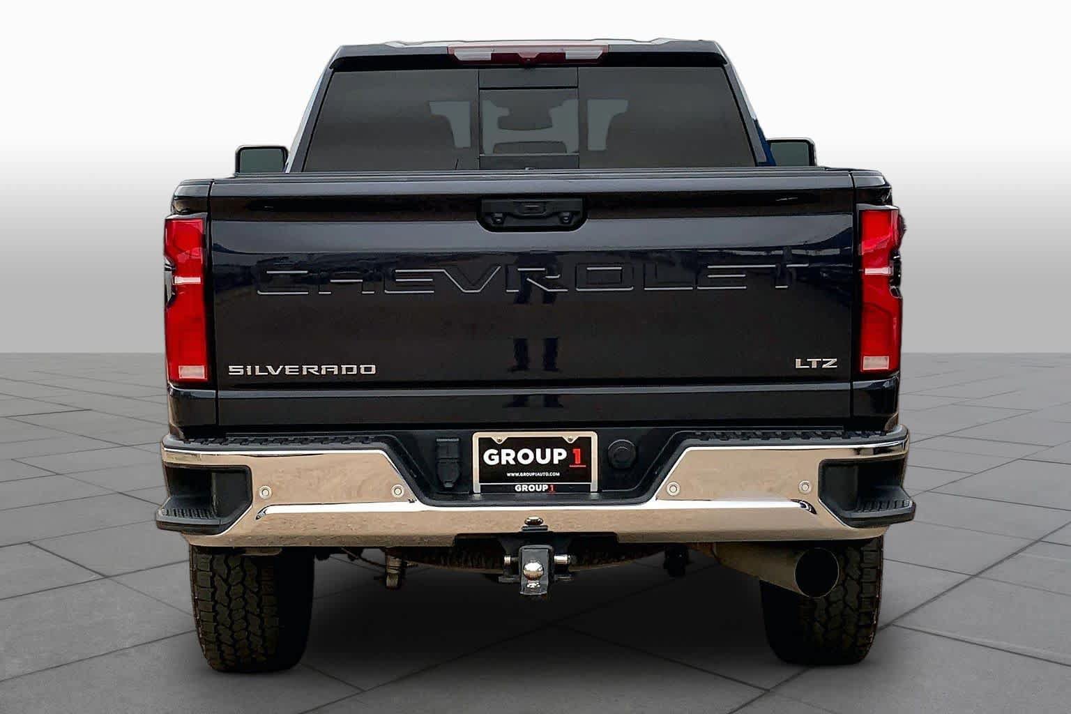 Used 2024 Chevrolet Silverado 2500 LTZ w/ LTZ Convenience Package AWD/4WD image 5