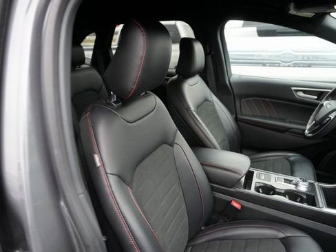 Used 2024 Ford Edge ST-Line image 19