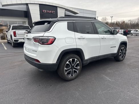 Used 2022 Jeep Compass Limited image 3