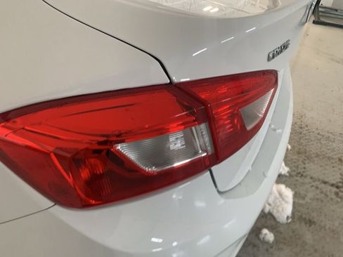 Used 2017 Chevrolet Cruze LT image 10