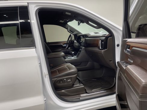 Used 2023 GMC Sierra 1500 Denali w/ Technology Package AWD/4WD image 25