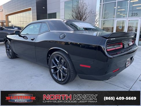 Used 2023 Dodge Challenger R/T w/ Blacktop Package image 16