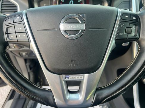 Used 2014 Volvo XC60 T6 R-Design image 10