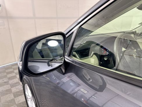Used 2019 Toyota RAV4 XLE w/ Convenience Package FWD image 10