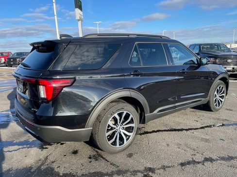 Used 2025 Ford Explorer ST-Line AWD/4WD image 4