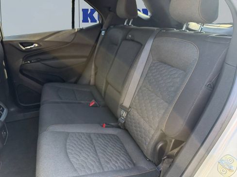 Used 2021 Chevrolet Equinox LT AWD/4WD image 16