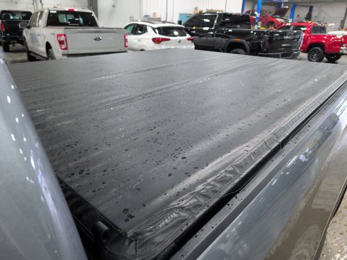 Used 2021 GMC Sierra 1500 SLE w/ X31 Off-Road Package image 7