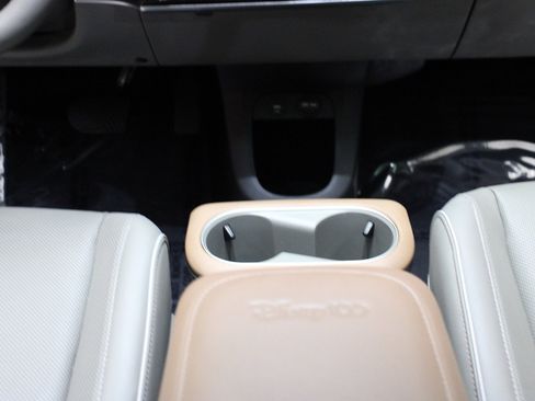 Used 2024 Hyundai Ioniq 5 Limited image 9