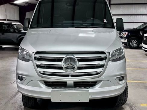 Used 2022 Mercedes-Benz Sprinter 144 Cargo image 10