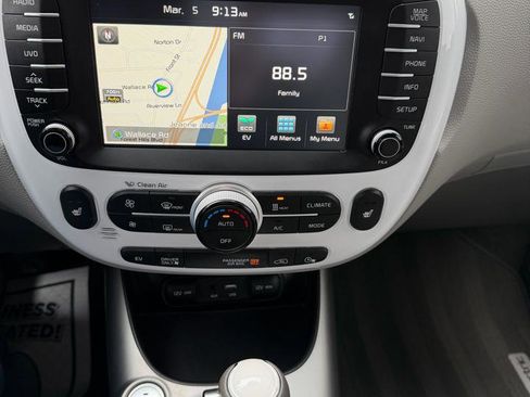 Used 2018 Kia Soul EV image 13