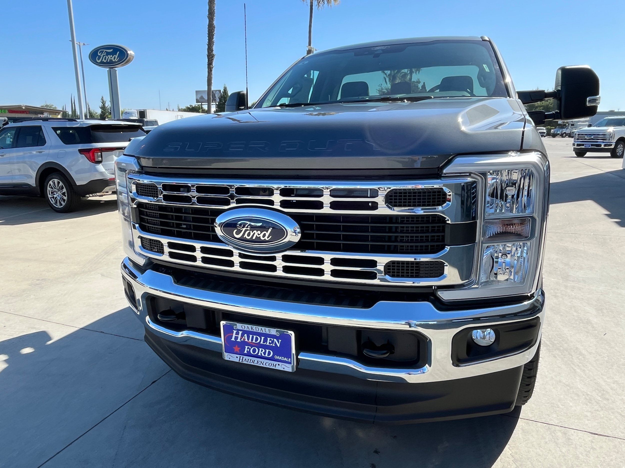 New 2026 Ford F250 XLT w/ FX4 Off-Road Package AWD/4WD image 4