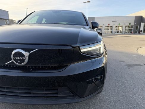 Used 2022 Volvo C40 P8 Recharge Ultimate image 6