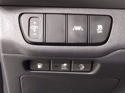 Certified 2022 Hyundai Ioniq SE FWD image 25
