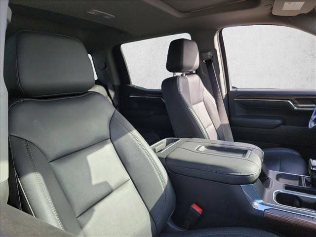 Used 2022 Chevrolet Silverado 1500 LT Trail Boss w/ LT Trail Boss Premium Package AWD/4WD image 12