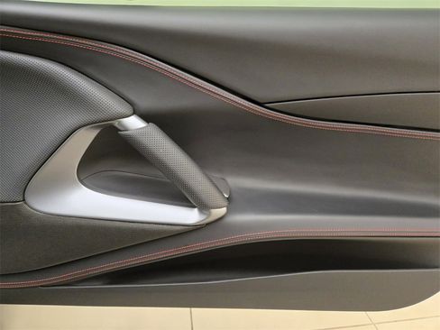 Used 2020 Ferrari 812 Superfast image 27