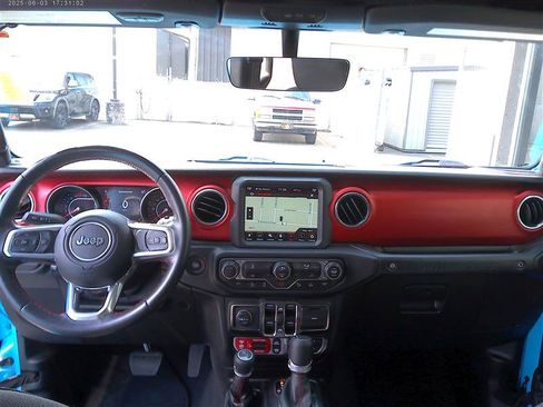 Used 2021 Jeep Wrangler Unlimited Rubicon AWD/4WD image 10