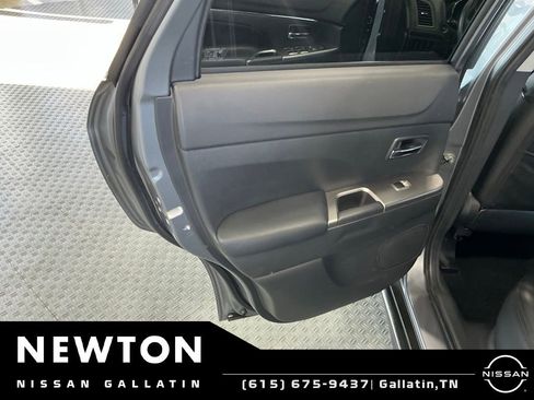Used 2018 Mitsubishi Outlander Sport SE AWD/4WD image 29