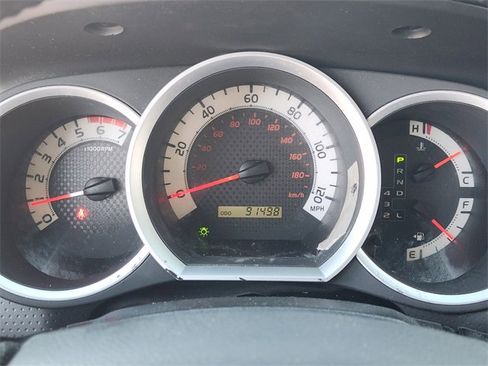 Used 2013 Toyota Tacoma PreRunner image 18