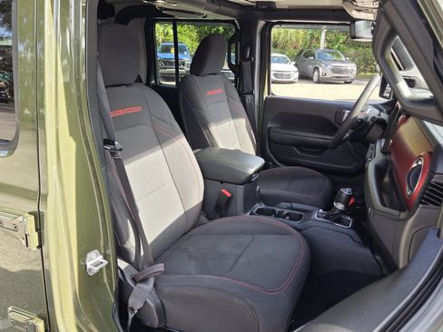 Used 2023 Jeep Gladiator Rubicon AWD/4WD image 22
