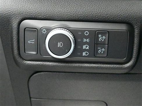 Certified 2021 Ford Explorer XLT w/ Equipment Group 202A image 11