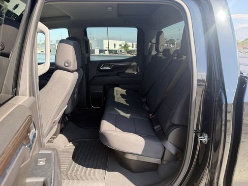 Used 2023 Chevrolet Silverado 1500 LT RWD image 4
