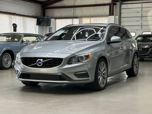 Used 2018 Volvo V60 T5 Dynamic w/ Vision Package AWD/4WD image 5
