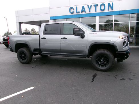 New 2026 Chevrolet Silverado 2500 ZR2 image 1