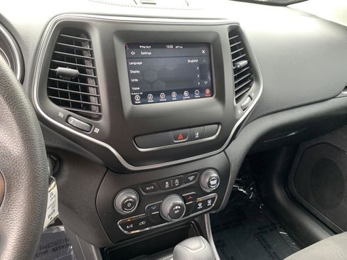 Used 2021 Jeep Cherokee Latitude image 18