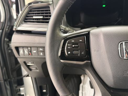 Used 2025 Honda Odyssey Elite image 13