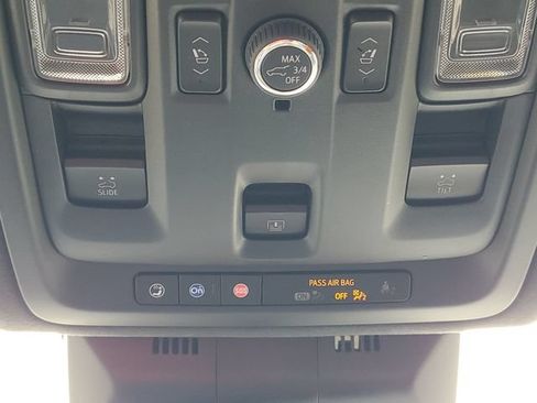 Used 2023 Cadillac Escalade Premium Luxury Platinum AWD/4WD image 32