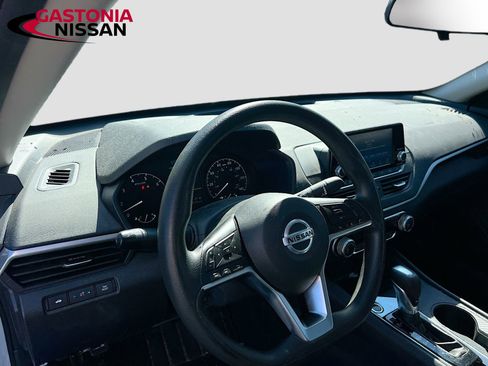 Used 2022 Nissan Altima 2.5 S image 11