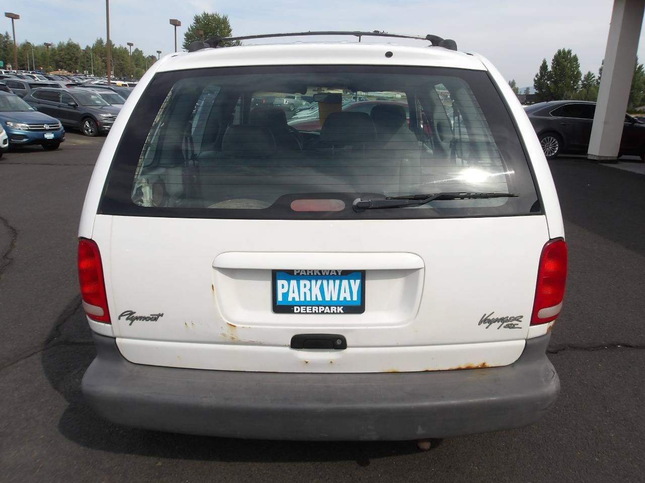 Used 1999 Plymouth Voyager FWD image 4